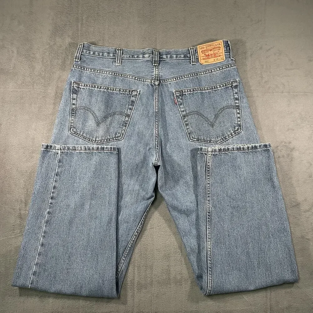 Levi’s 550 Jeans Light Wash Men’s 38x32 Relaxed Fit Straight Leg Distressed